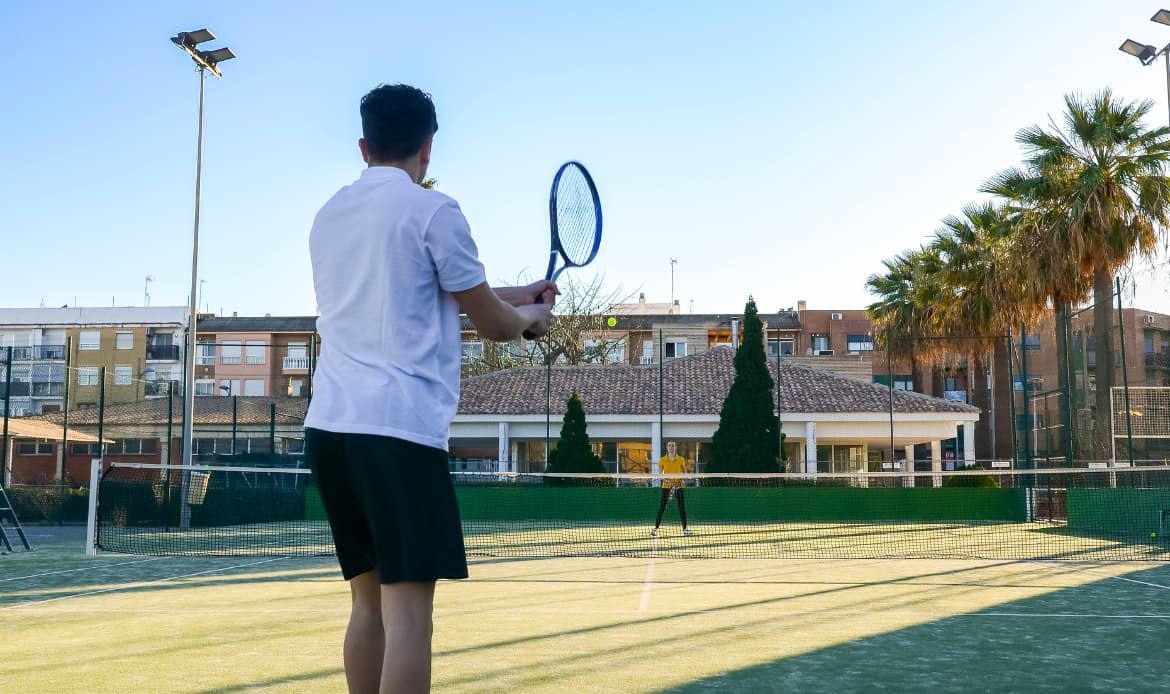 Top Benefits of Joining a Tennis Academy in Dubai